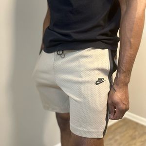 Men’s Nike Tech Shorts, Large, Khaki/Black Trim